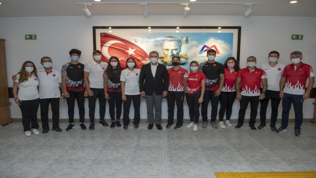 Başkan Seçer: Geleceğe hazırlayacağımız gençlerimiz bizim istikbalimiz