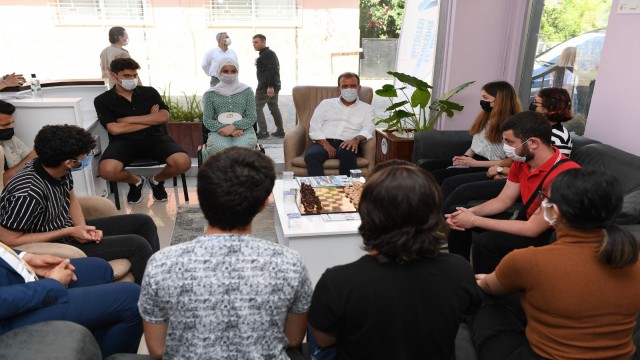 Başkan Seçer, gençlerle buluştu