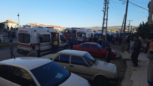 Başkentte çıkan yangında 8 kişi dumandan etkilendi