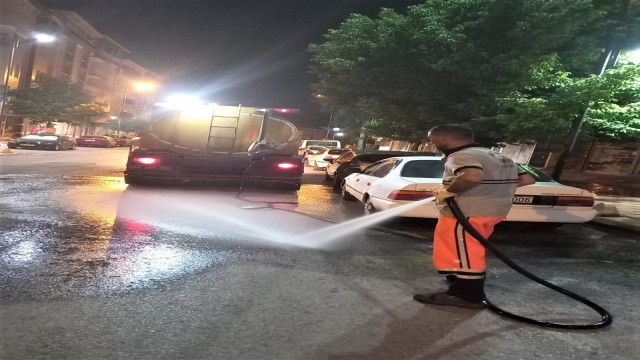 Battalgazide geceleri temizlik mesaisi