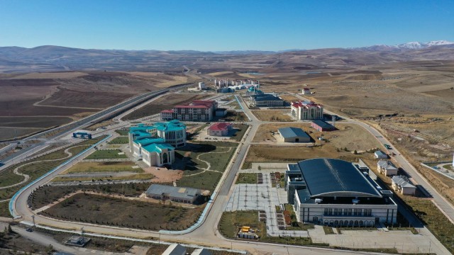Bayburt Üniversitesi öğrencilerinden 2020 KPSS ön lisansta önemli başarı
