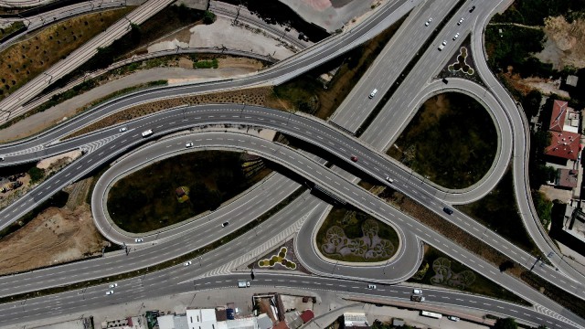 Bayramda sokak ve caddeler sessiz kaldı