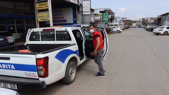 Belediye ekipleri aç kalan güvercinler için seferber oldu