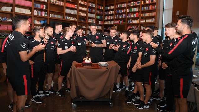 Berke Özerin doğum günü kutlandı