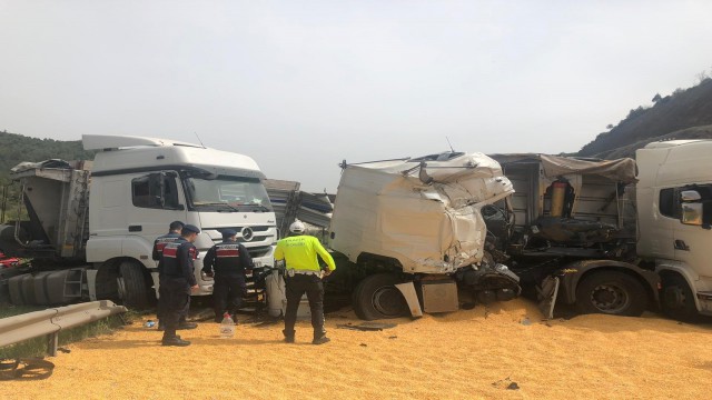 Bilecikte tır kazası: 2 yaralı