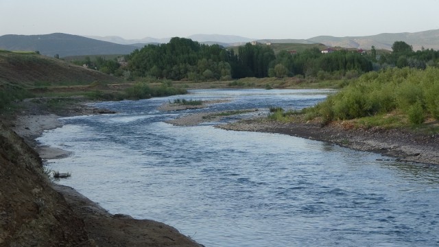 Bingölde dereye düşen çocuk hayatını kaybetti