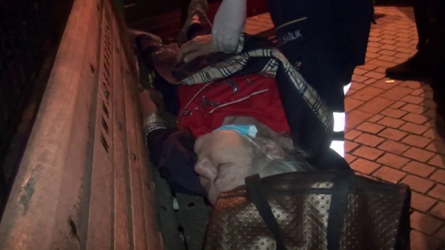 Bir zamanların assolisti cami bahçesinde aşırı alkol sebebiyle bilincini kaybetti