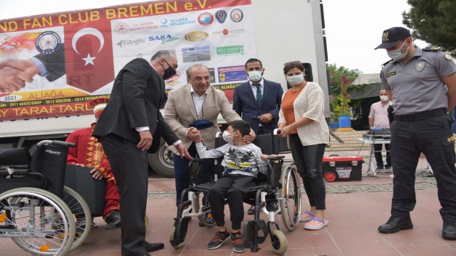 Bremenden Aliağaya dost eli: 1 tır yardım malzemesi kente ulaştı