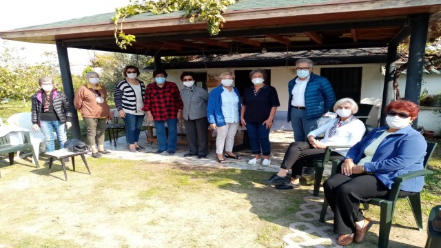 Burhaniyeli kadınlardan 175 aileye bayram yardımı