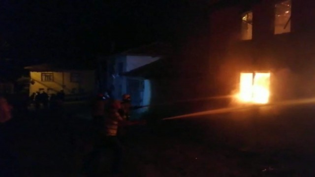 Bursada geceyi alevler aydınlattı