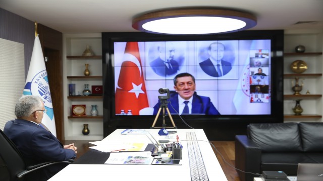 Büyükkılıç, Bakan Selçuka eğitim konusundaki görüşlerini aktardı