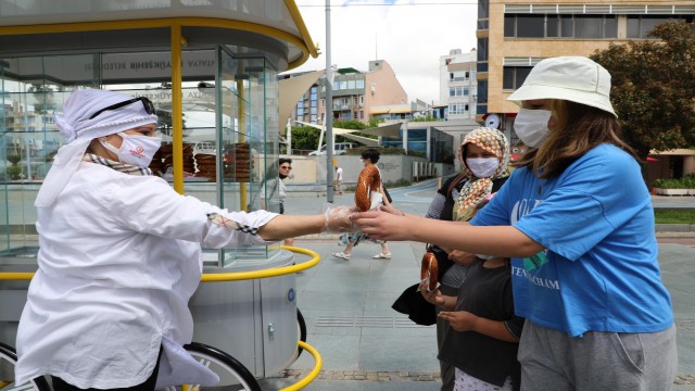 Büyükşehir Belediyesi simit tezgahlarını esnafa teslim etmeye başladı