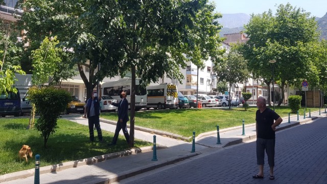 Büyükşehir, ilaçlama faaliyetlerini sürdürüyor