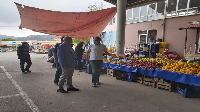Çamelide pazarda tezgah açan esnaflardan yer tahsis ücreti alınmayacak