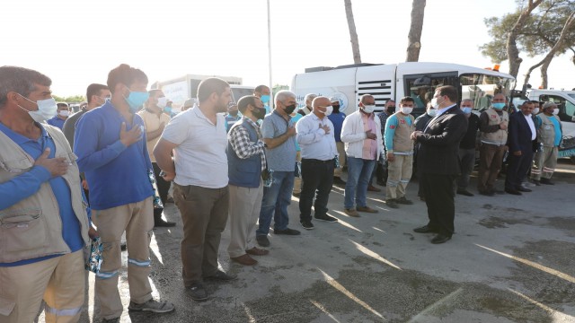 Canpolat işçilerle bayramlaştı