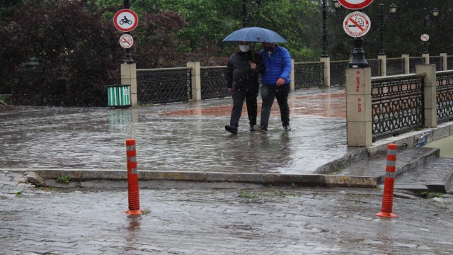 Çarşambada sağanak yağış