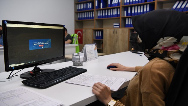 Çayırovada sosyal yardım başvuruları online alınıyor