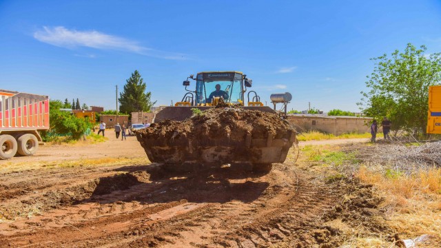 Ceylanpınar kırsalında temizlik seferberliği