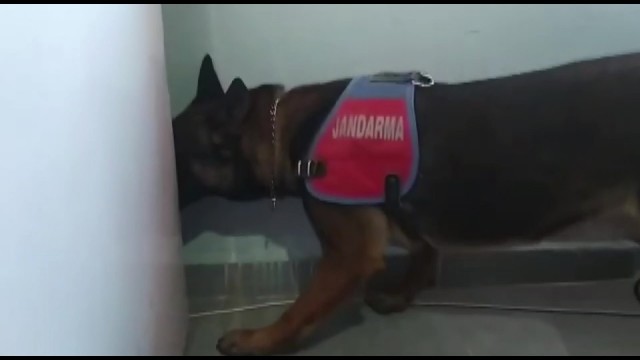 Cezaevinden izinli çıktı, yine uyuşturucu madde satarken yakalandı