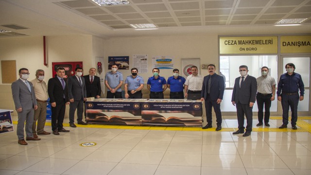 Cezaevlerine kitap bağış kampanyası