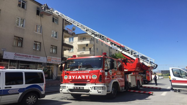 Çocuk odasında çıkan yangın korkuttu