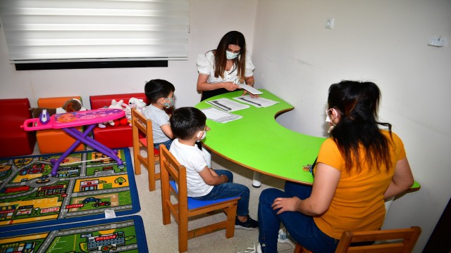 Çocuklara oyun terapisi