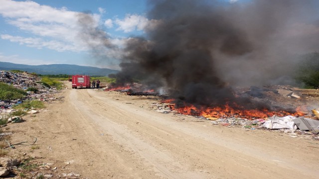 Çöp yangınına anında müdahale edildi