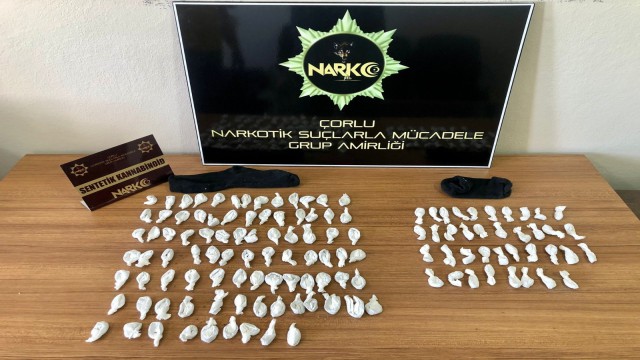 Çoraplardan uyuşturucu çıktı: 3 gözaltı