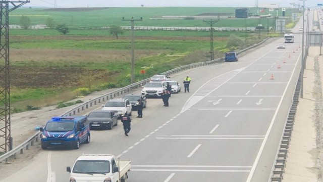 Çorum jandarması 4 ayda 108 aranan şahsı yakaladı