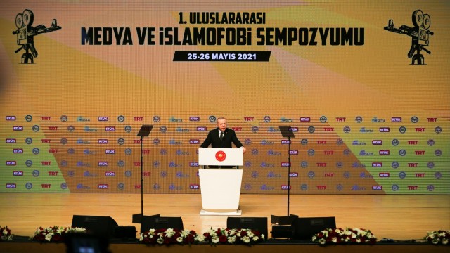 Cumhurbaşkanı Erdoğandan Batıya İslamofobi tepkisi