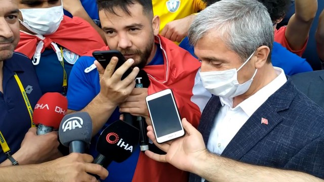 Cumhurbaşkanı Erdoğandan şampiyonlara tebrik telefonu