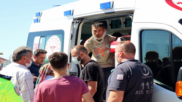 D100 karayolunda sıkışmalı kaza: 1i çocuk, 5 yaralı