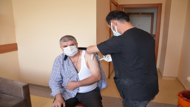 Darendede koronaya karşı 9 bin kişi aşılandı