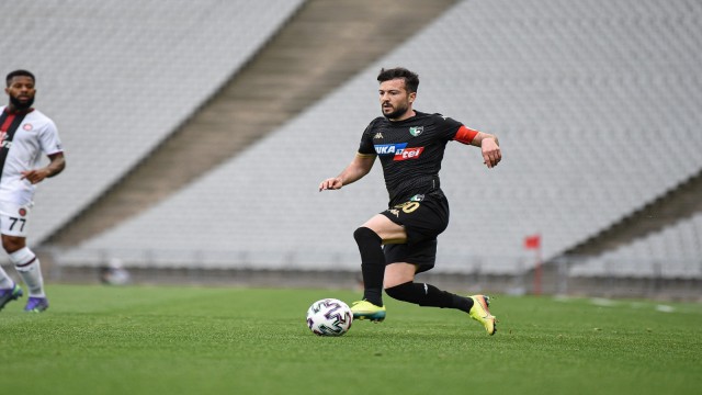 Denizlispordan ayrılacak 4 futbolcunun ismi netleşmeye başladı