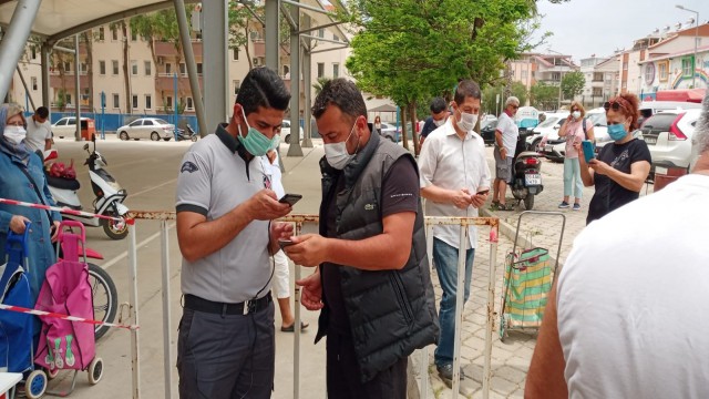 Didimde semt pazarları kuruldu, HES kodsuz giriş yaptırılmadı