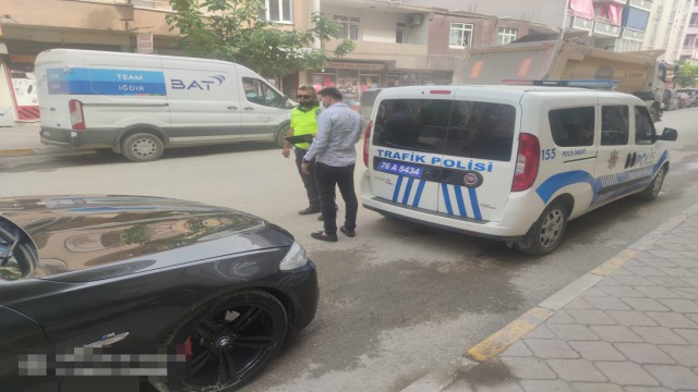 Direksiyon başında telefonla konuştu, ceza yemekten kurtulamadı