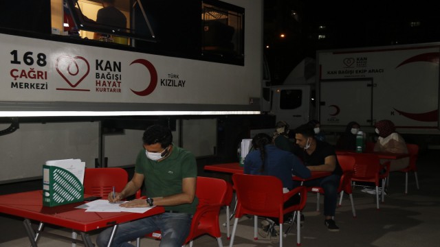 Diyarbakır Emniyetinden Kızılaya kan bağışı