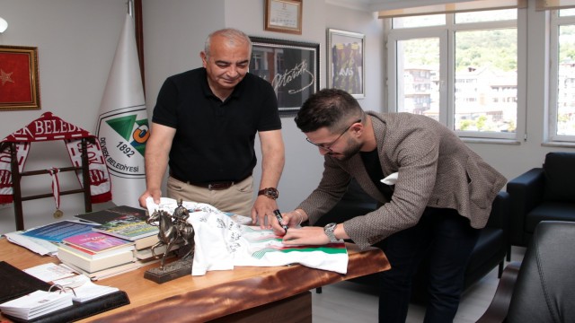 Diyarbekirsporlu oyuncudan başkan Bozkurtta ziyaret