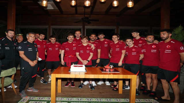 Dorukhan ve Rıdvana doğum günü kutlaması