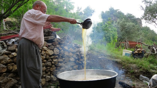 Dutun pekmez yolculuğu başladı