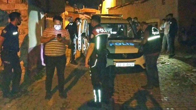 Edirnede polis aracına saldırı
