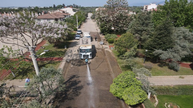 Efelerde bir haftada 15 mahallede temizlik çalışması yapıldı