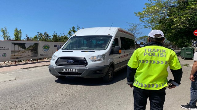 Ekipler bayramın ilk gününde geçit vermedi