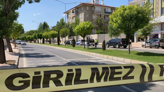 Elazığda polis merkezine tüfekle gelen şahıs ikna yöntemiyle gözaltına alındı