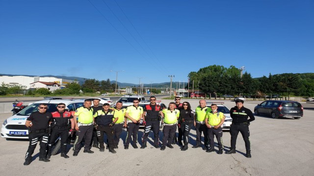 Emekli olan polis, konvoyla uğurlandı