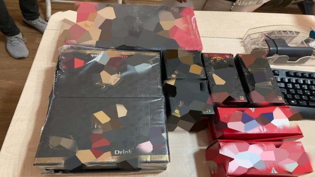 Enerji içecekleri ve çikolatalara el konuldu