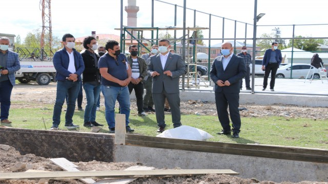 Ercişte spor tesislerinin yapımı devam ediyor