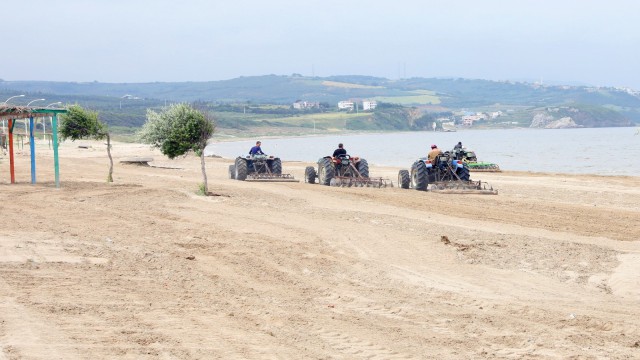 Esence sahili yaza hazırlanıyor