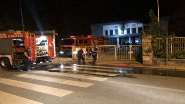 Eski müze binasında çıkan yangın hasara neden oldu