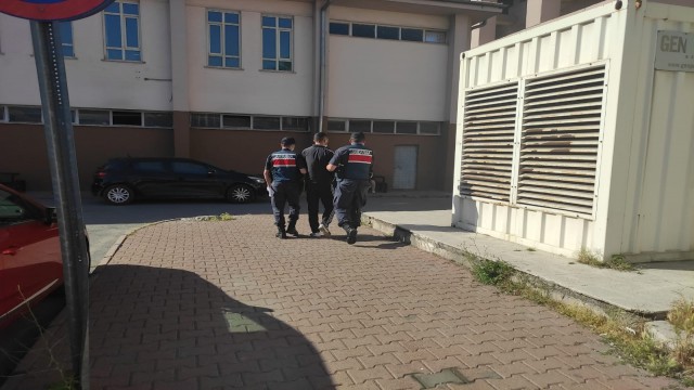 Evden hırsızlık yapan şahıs yakalandı